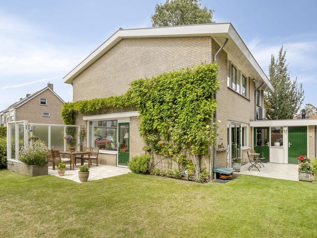 Irenestraat 1, Burgh-Haamstede