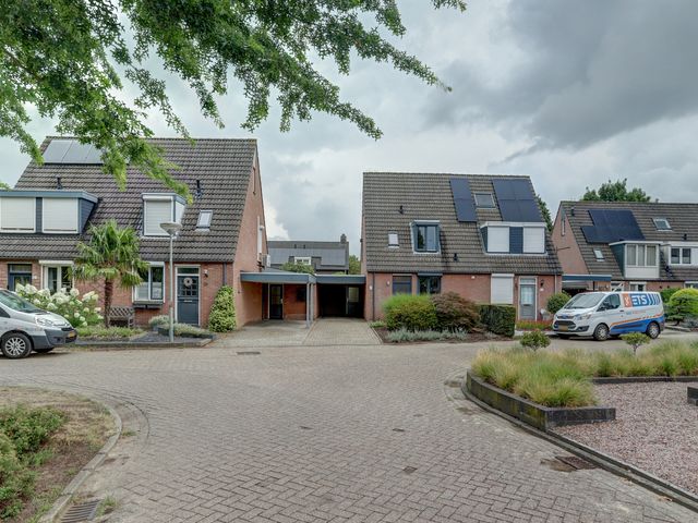 Korenbloemstraat 24, Maasbree