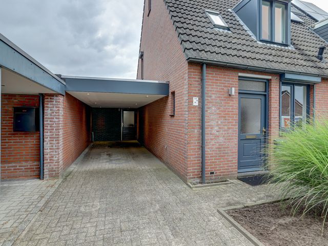 Korenbloemstraat 24, Maasbree