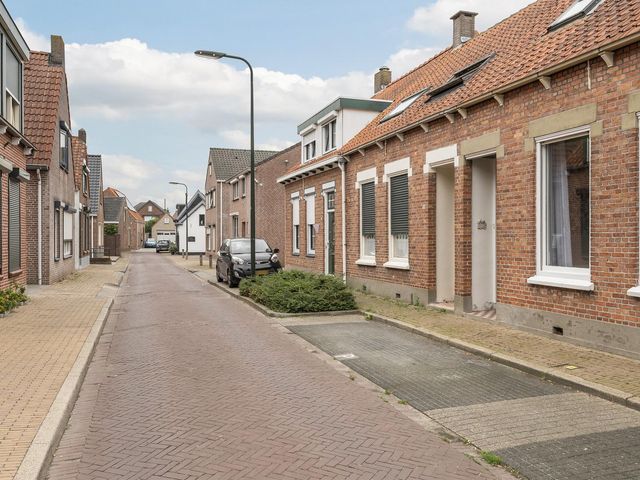 Julianastraat 11, Sint-Annaland