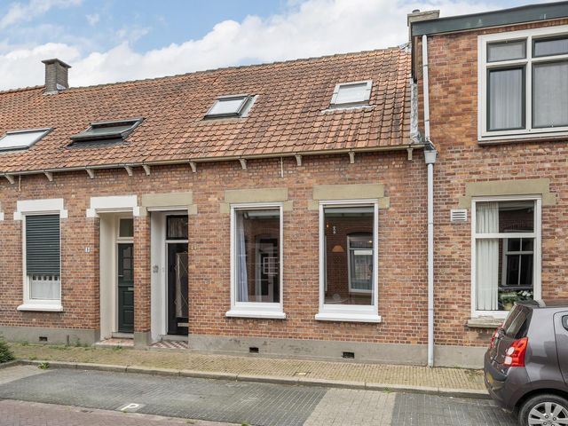 Julianastraat 11, Sint-Annaland