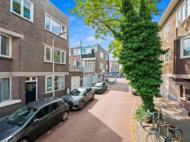 Irisstraat 92, 'S-Gravenhage