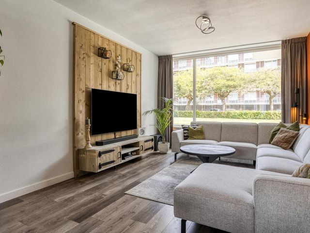 Predikherenlaan 24, Tilburg