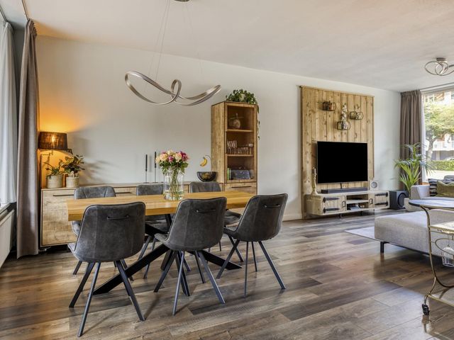 Predikherenlaan 24, Tilburg