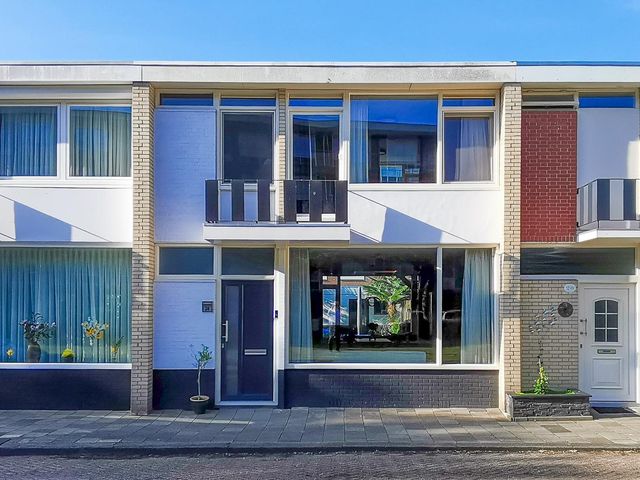 Predikherenlaan 24, Tilburg