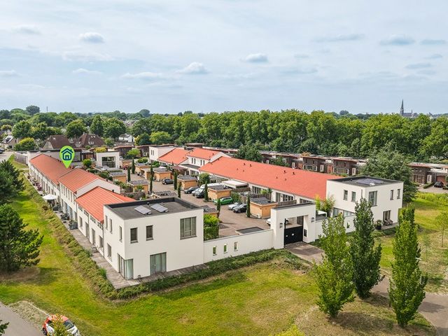 De Scheifelaar 335, Veghel