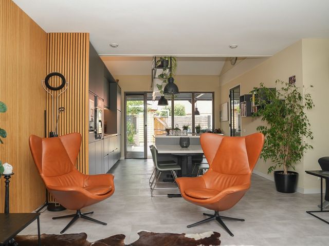 De Scheifelaar 335, Veghel