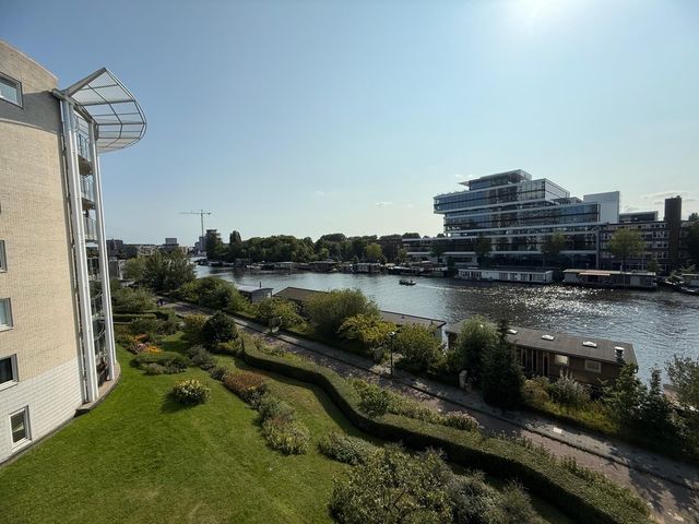 Omval 64, Amsterdam