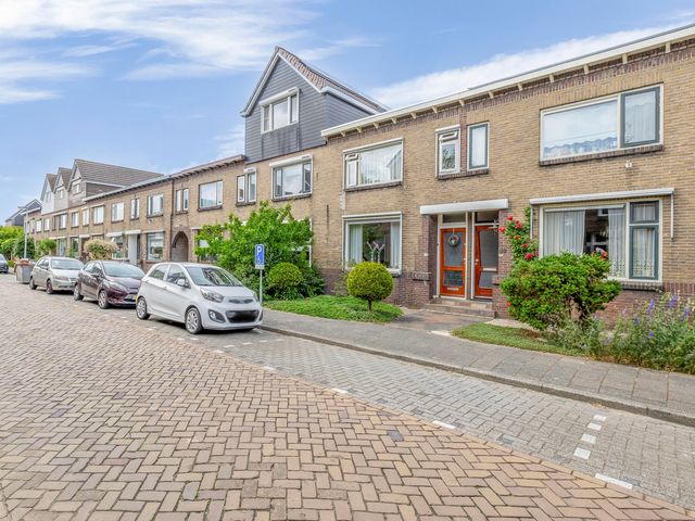 Burgemeester Trooststraat 91, Waddinxveen