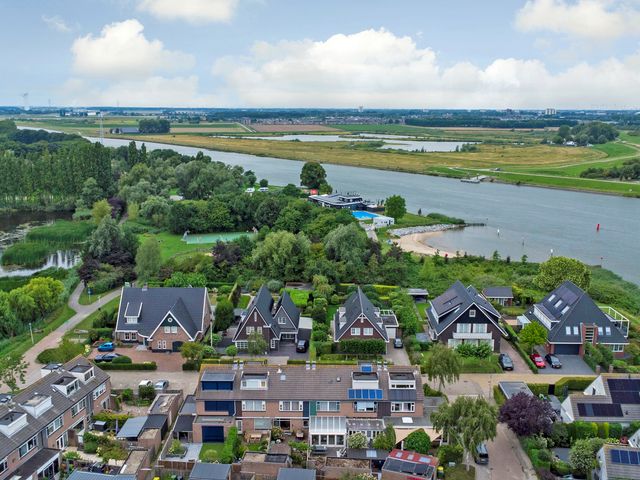 Bonhoefferstraat 8, Oud-Beijerland