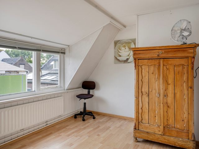 Burgemeester Sterkstraat 8, Stad aan 't Haringvliet