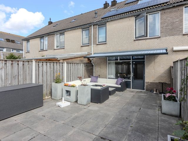 Donaulaan 8, Spijkenisse