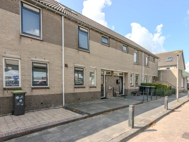 Donaulaan 8, Spijkenisse