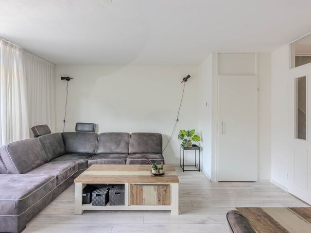 Donaulaan 8, Spijkenisse