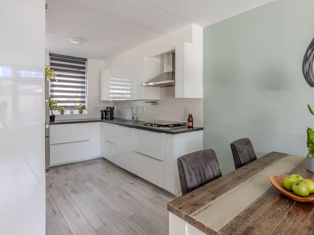 Donaulaan 8, Spijkenisse