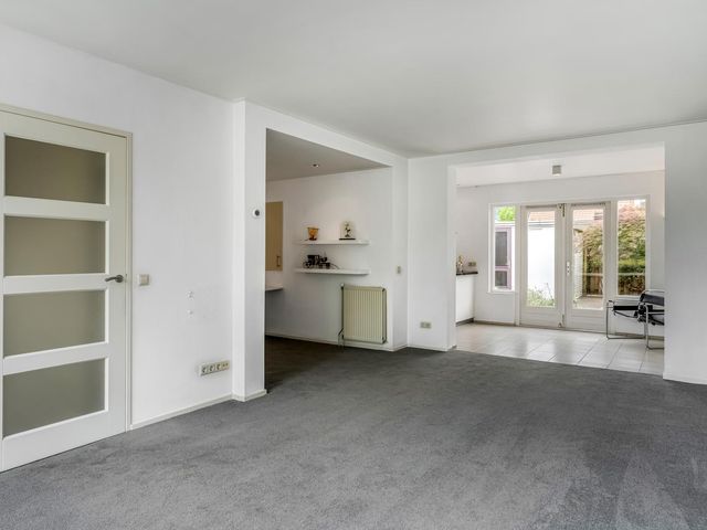 Van der Duyn van Maasdamstraat 4, Elst
