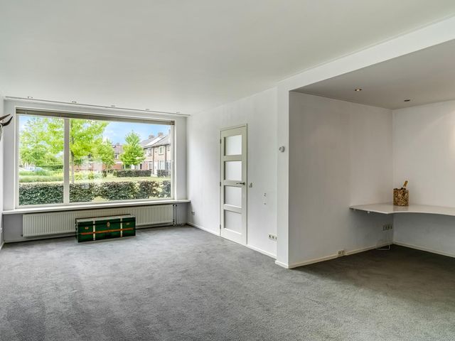 Van der Duyn van Maasdamstraat 4, Elst