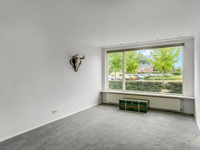 Van der Duyn van Maasdamstraat 4, Elst