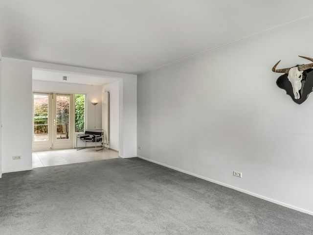 Van der Duyn van Maasdamstraat 4, Elst