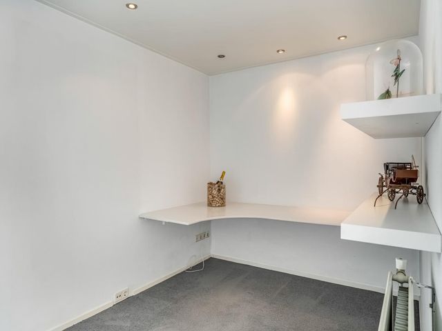 Van der Duyn van Maasdamstraat 4, Elst