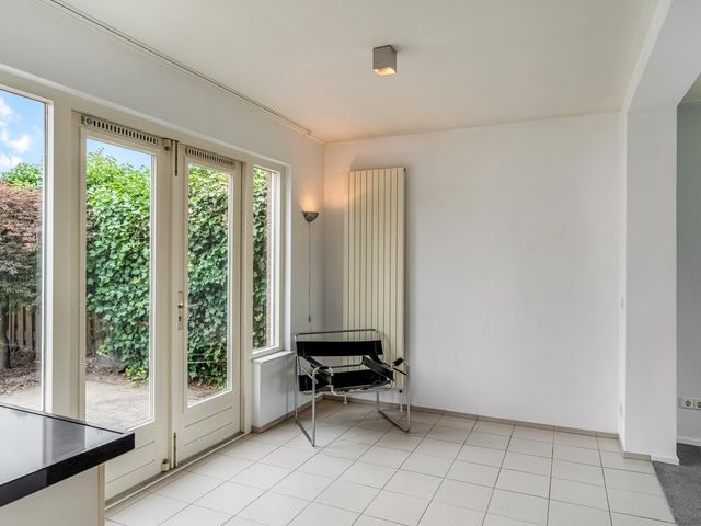 Van der Duyn van Maasdamstraat 4, Elst