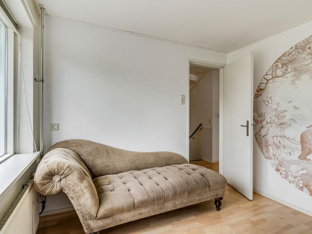 Van der Duyn van Maasdamstraat 4, Elst