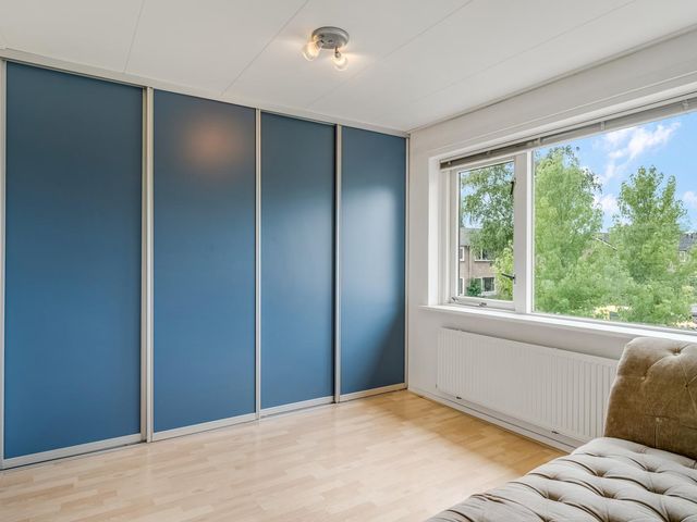 Van der Duyn van Maasdamstraat 4, Elst