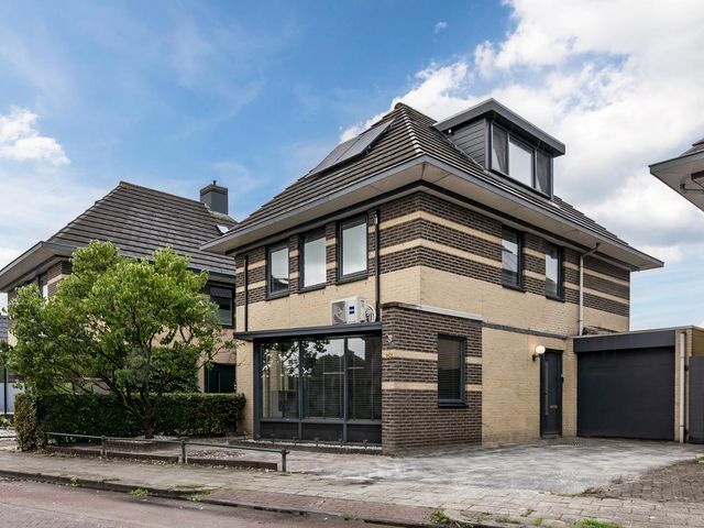 Aardenburg 38, Hoogeveen