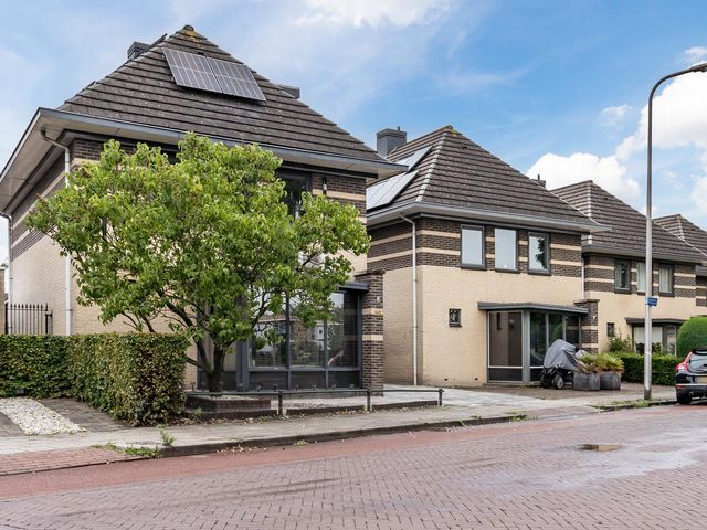 Aardenburg 38, Hoogeveen