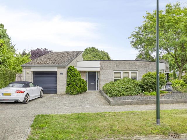 De Scheifelaar 145, Veghel