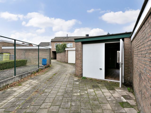 Veldekelaan 11, Beek