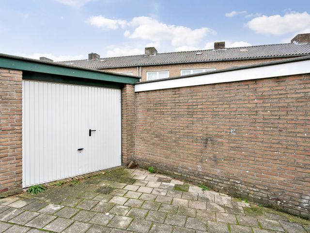 Veldekelaan 11, Beek