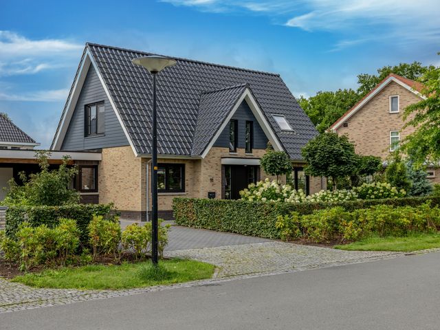 Tjeenk Willinkstraat 11, Deventer