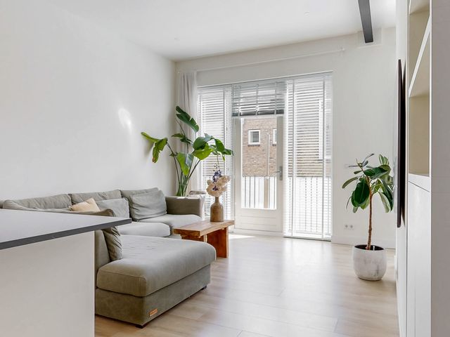 Max Velthuijskade 27, Leiden