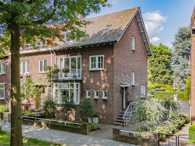 Deken van Oppensingel 235, Venlo
