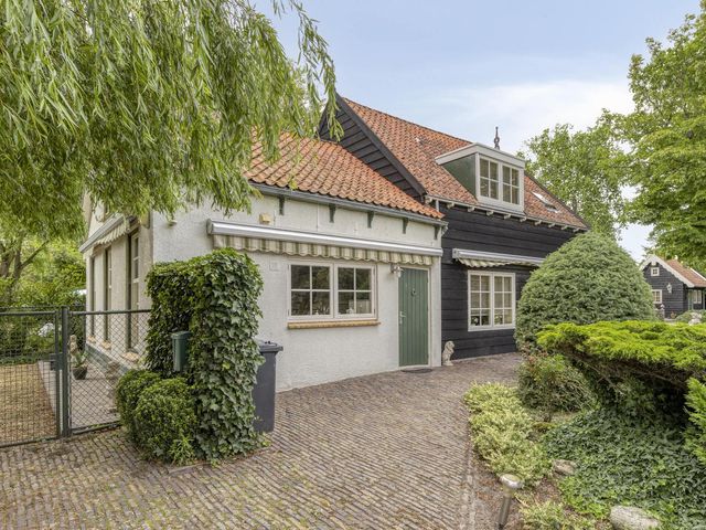 Zuiddijk 10, Dreischor