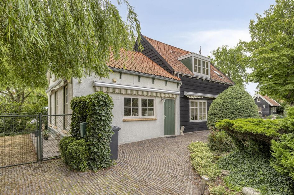 Zuiddijk 10