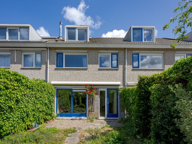 Dr. Martinus van der Stoelstraat 13, Voorschoten