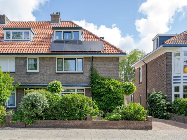 Papelaan 116, Voorschoten