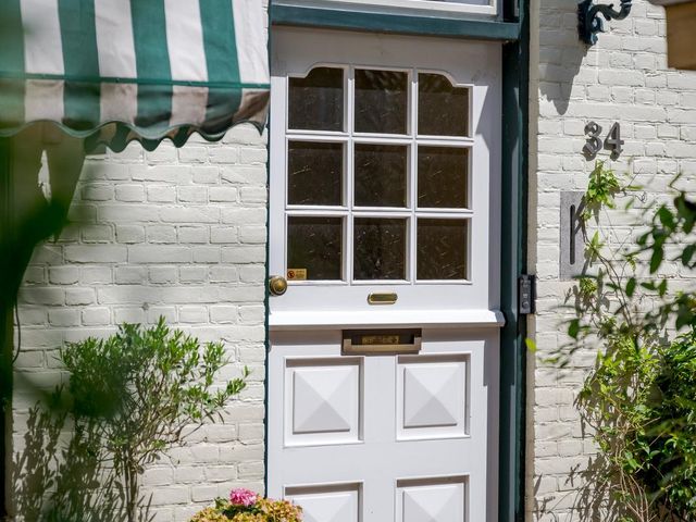 Papelaan 34, Voorschoten