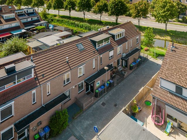 Troelstrapad 11, Spijkenisse