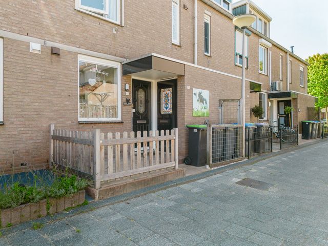 Troelstrapad 11, Spijkenisse