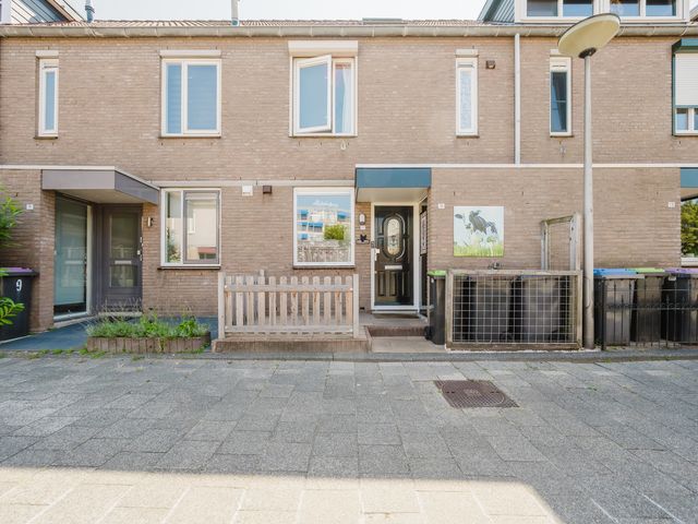 Troelstrapad 11, Spijkenisse