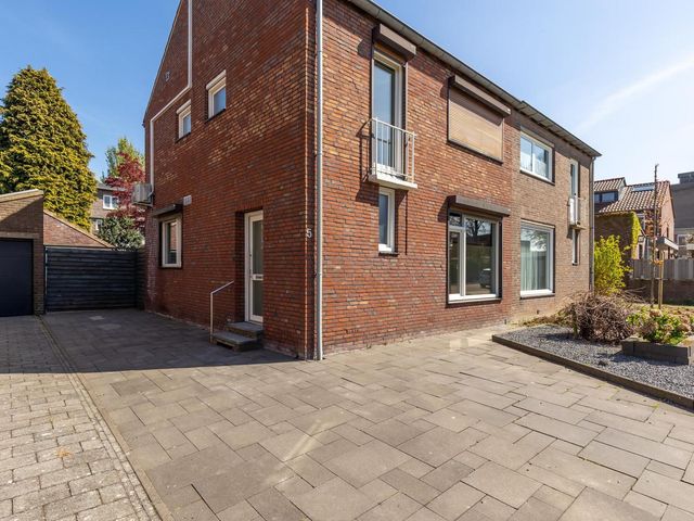 Jan van Stevensweertstraat 5, Sittard
