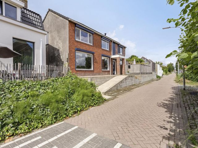 Achtereindstraat 26, Graauw