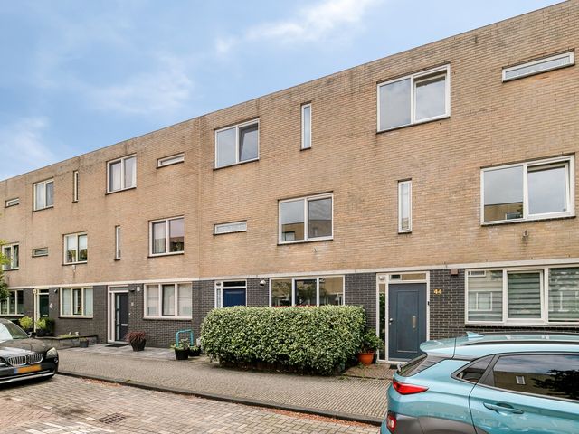 Henriëtte van der Meystraat 42, Leiden