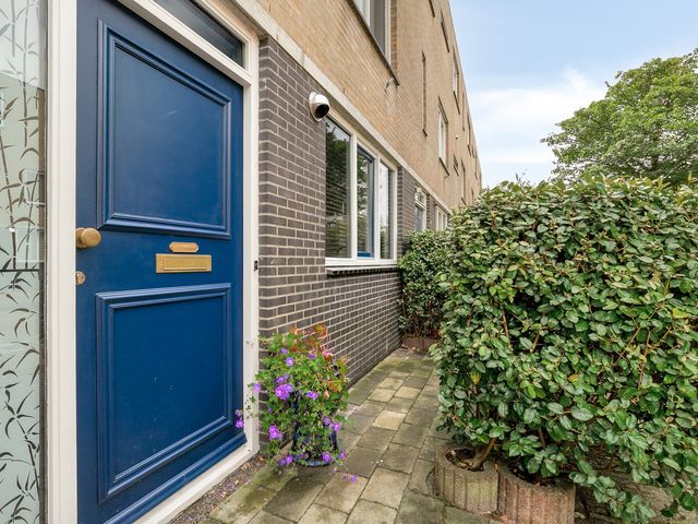 Henriëtte van der Meystraat 42, Leiden