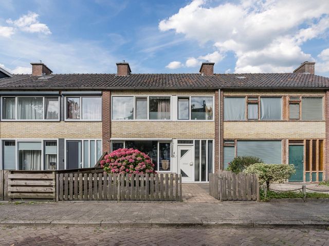 Hazelaarstraat 4, Hoogeveen