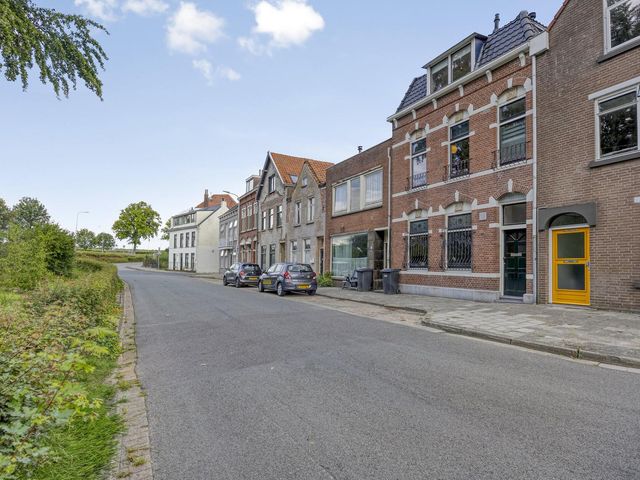 Grenulaan 50, Terneuzen