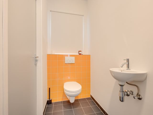 Dorpsstraat 8, Schoondijke